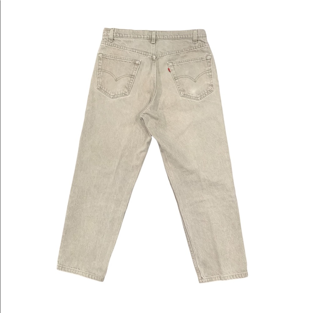 Vintage Levi’s 550 Relaxed Baggy Fit Jeans
sz W34 L30 color Taupe